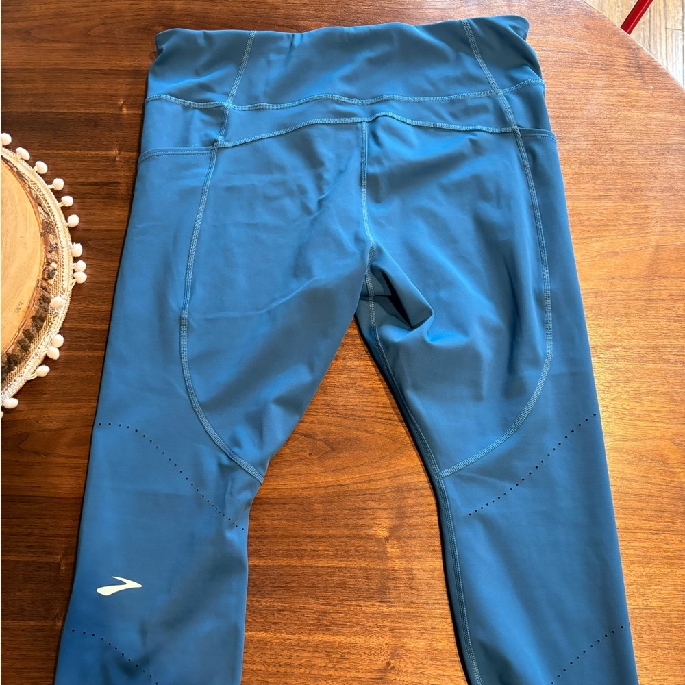 Brooks Method 3/4 Tights - Picture 2 of 5